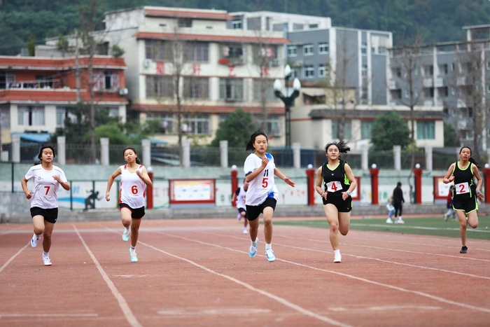 珙县第二十八届中小学生田径运动会 今日开赛！